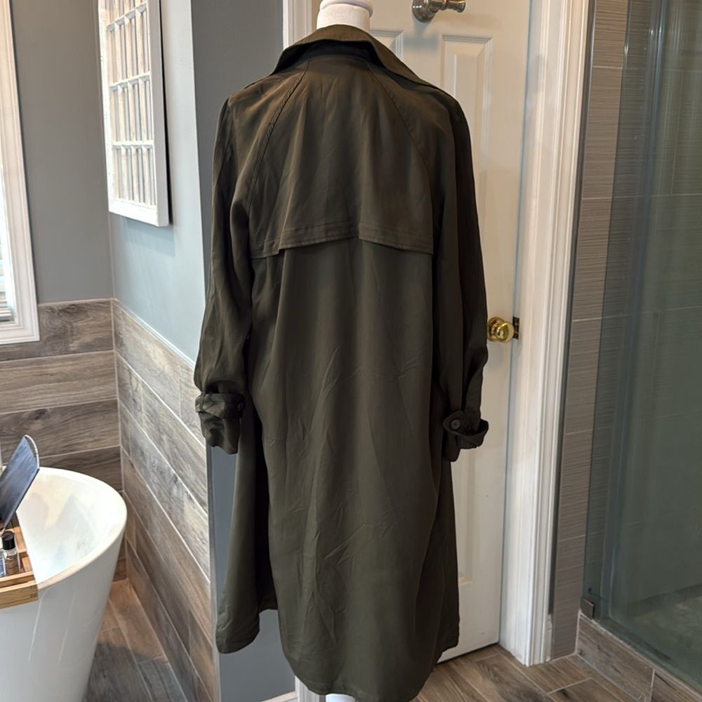 Elie Tahari Olive Green Light Weight Trench Coat Retails $158 SZ Small - Picture 7 of 9